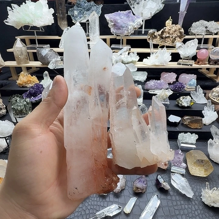 夏***闪石材天然水晶摆件