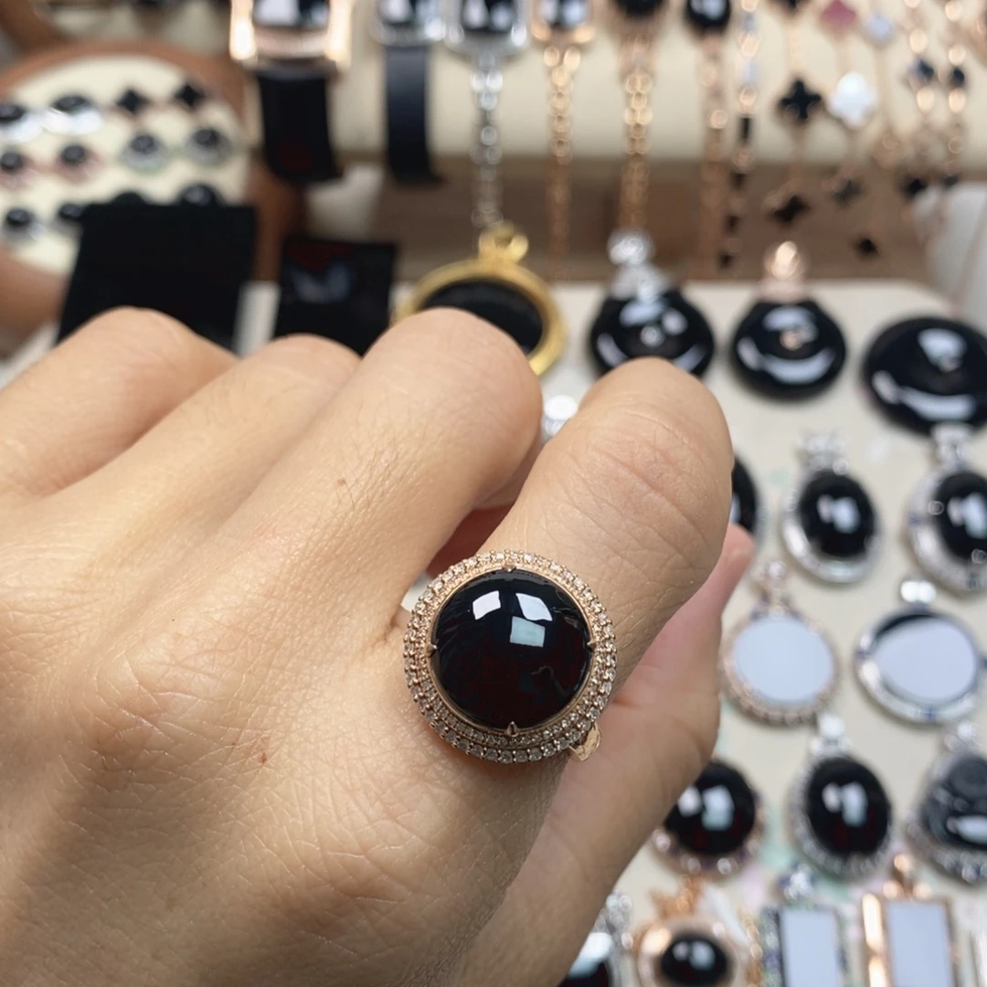 翡翠18K金镶嵌戒指