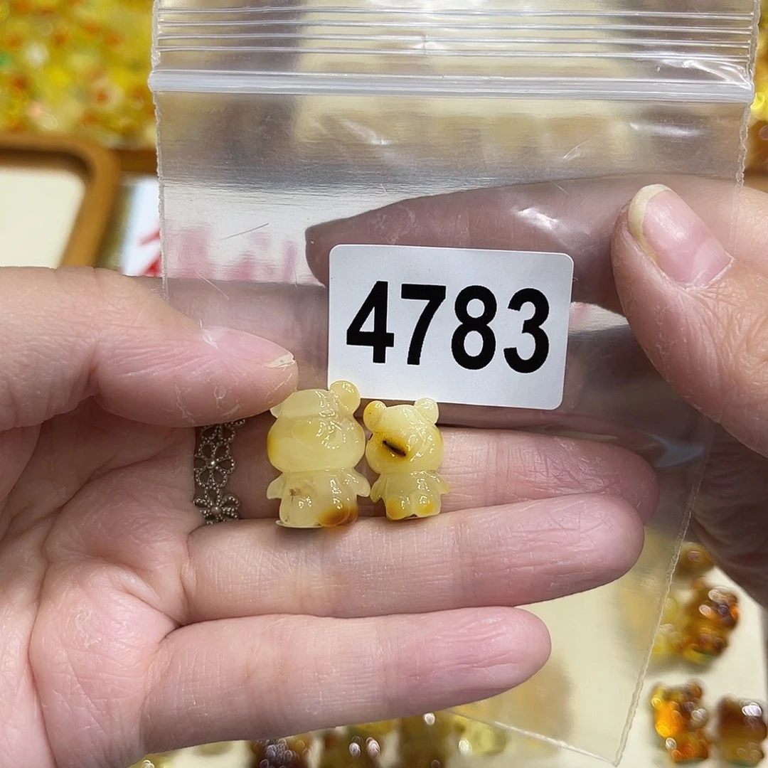 琥珀未镶嵌颈饰蜜蜡