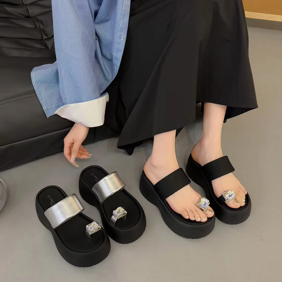 小个子增高拖鞋女夏外穿松糕厚底套脚趾水钻配裙子高跟凉拖鞋