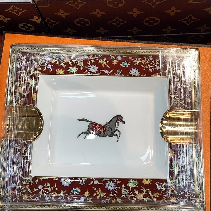 瓷片烟灰缸烟灰缸