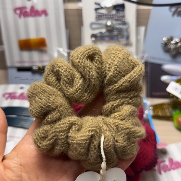 布艺非金属卡其毛线小圈