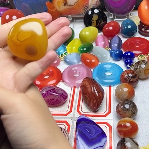 玛瑙/玉髓颈饰未镶嵌