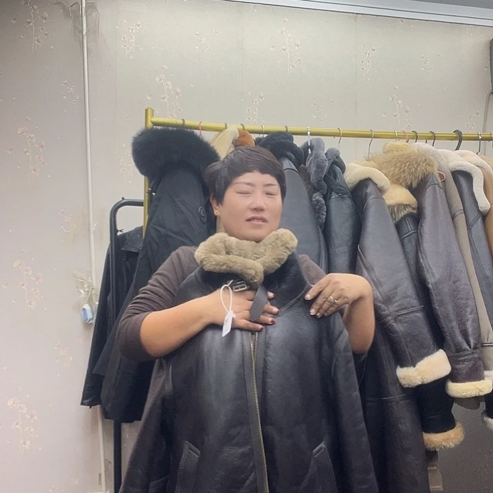 仲***?56码数皮毛一体男款