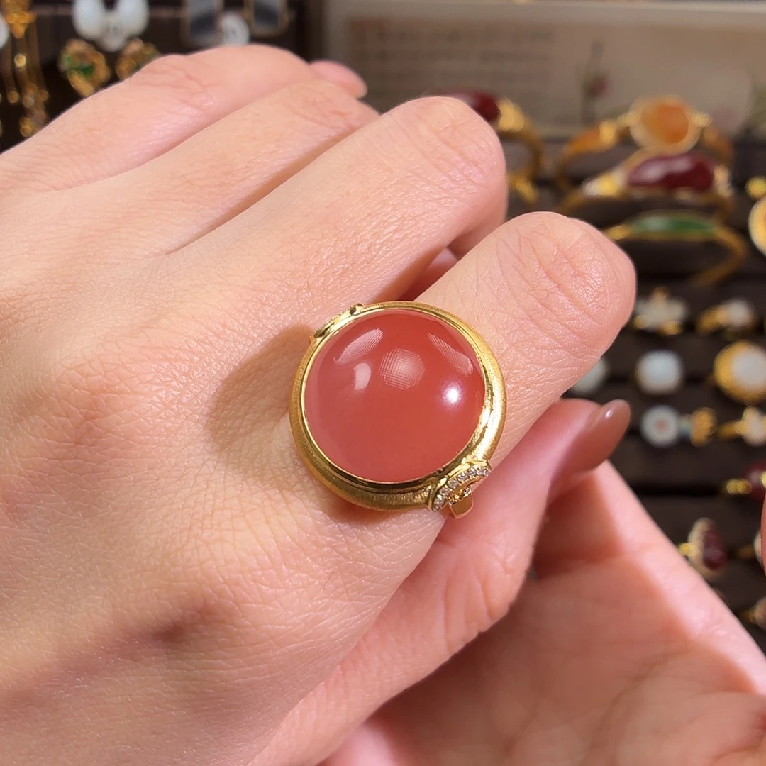 颈饰18K金镶嵌南红玛瑙