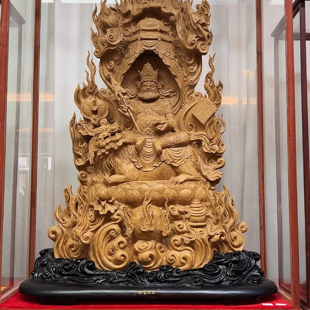 沉香摆件裤****边沉香摆件