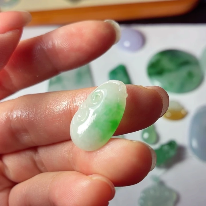 定制翡翠未镶嵌福利