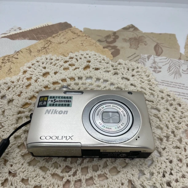 9新 Nikon/尼康 尼康s2600热门型号1400万像素