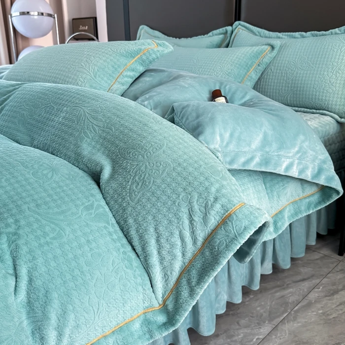 高端立体雕花铂金绒四件套牛奶绒床盖被套床上用品