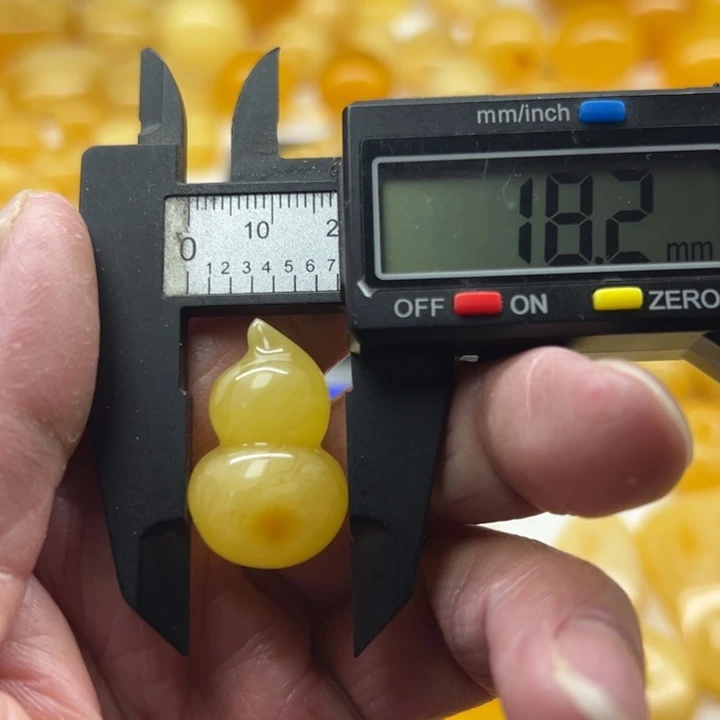 琥珀（矿物珀）未镶嵌裸石