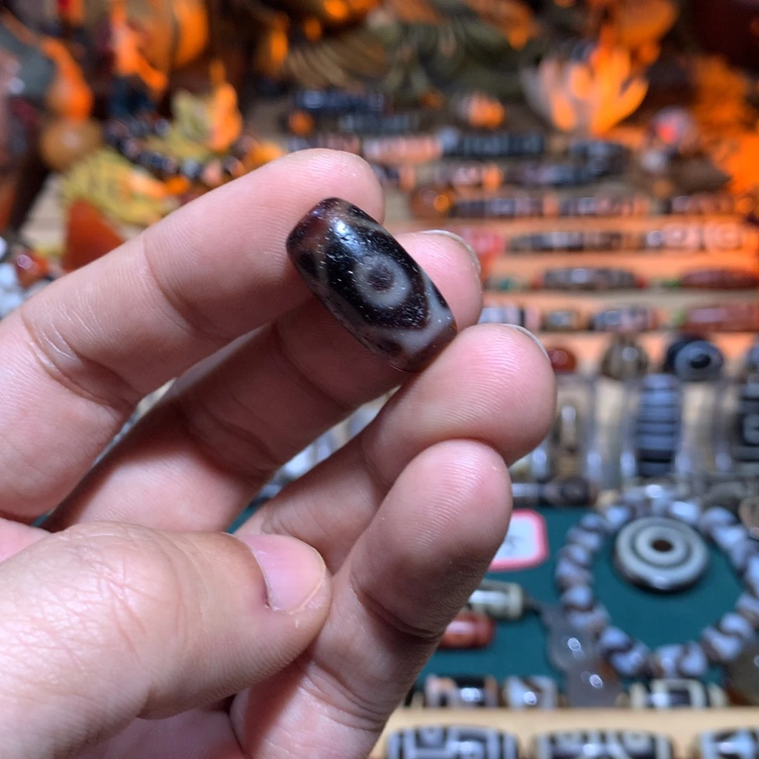 玛瑙/玉髓颈饰未镶嵌是***呀