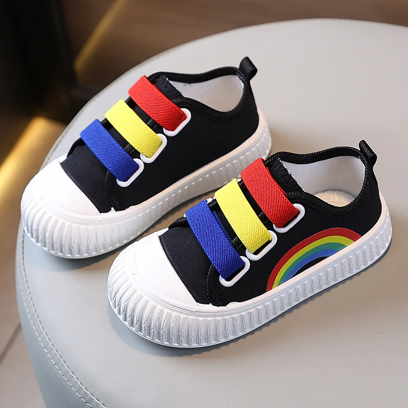 儿童小白鞋男童透气宝宝帆布鞋软底秋季女童幼儿园室内鞋彩虹板鞋