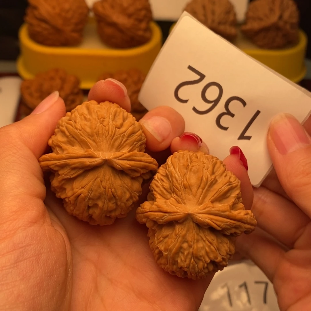 桃核把件白狮子39……