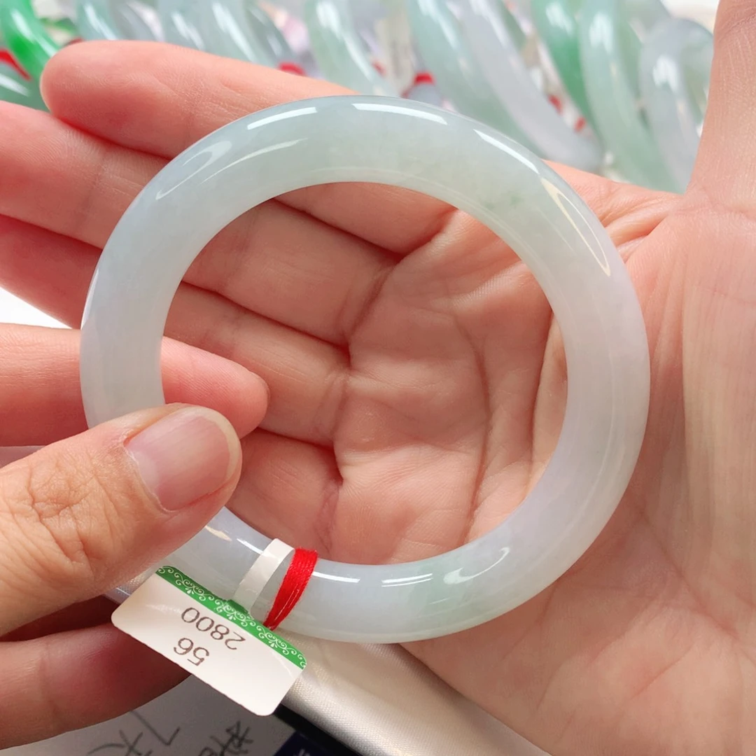 翡翠手镯未镶嵌56圆