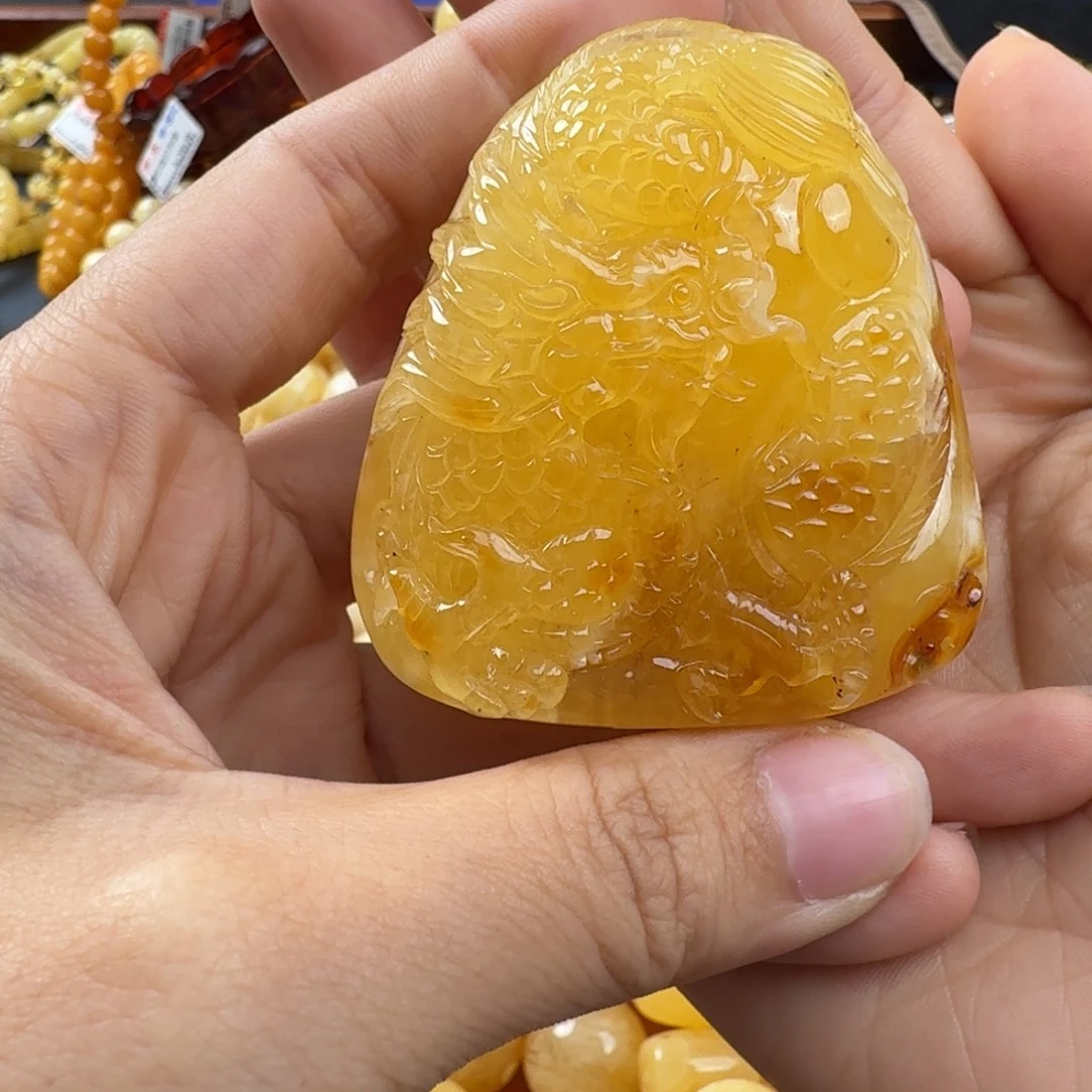 未镶嵌琥珀珠宝奇石