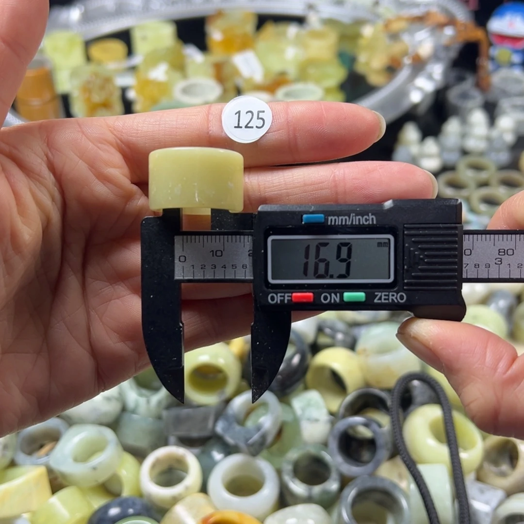 蛇纹石玉未镶嵌戒指