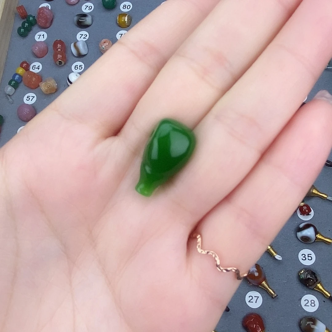 运***下玛瑙/玉髓饰品未镶嵌