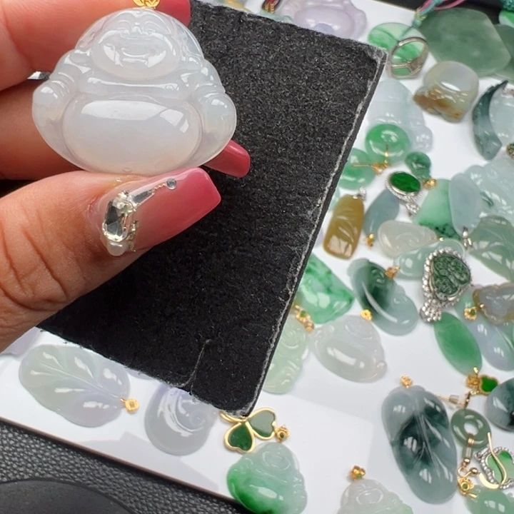 翡翠未镶嵌颈饰81