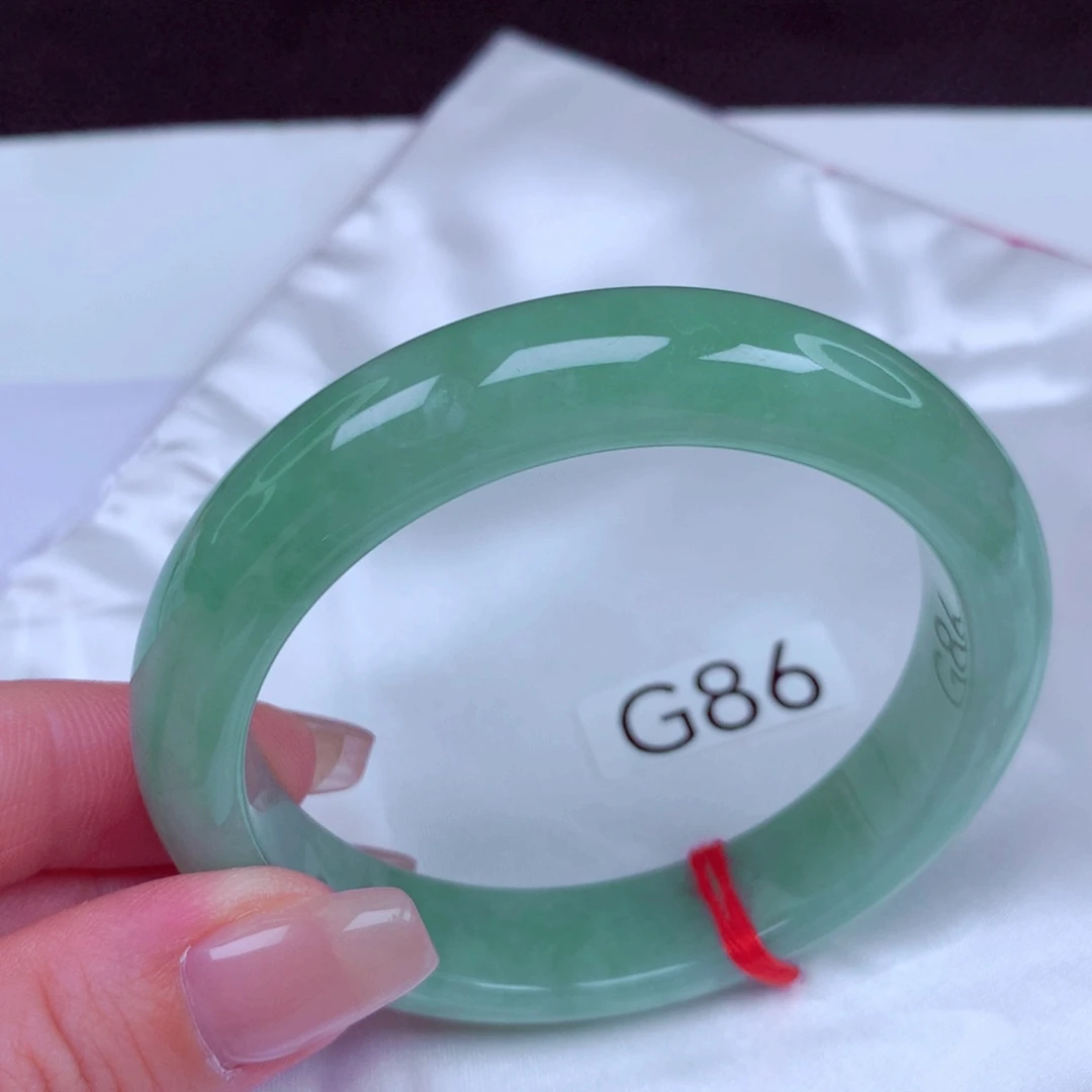 翡翠未镶嵌手镯手镯