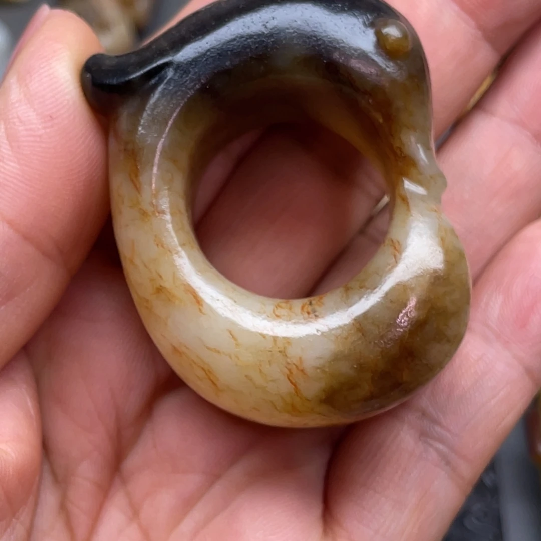 心****和田玉未镶嵌颈饰