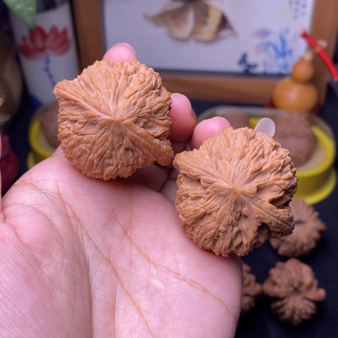 把件文玩核桃40绣球