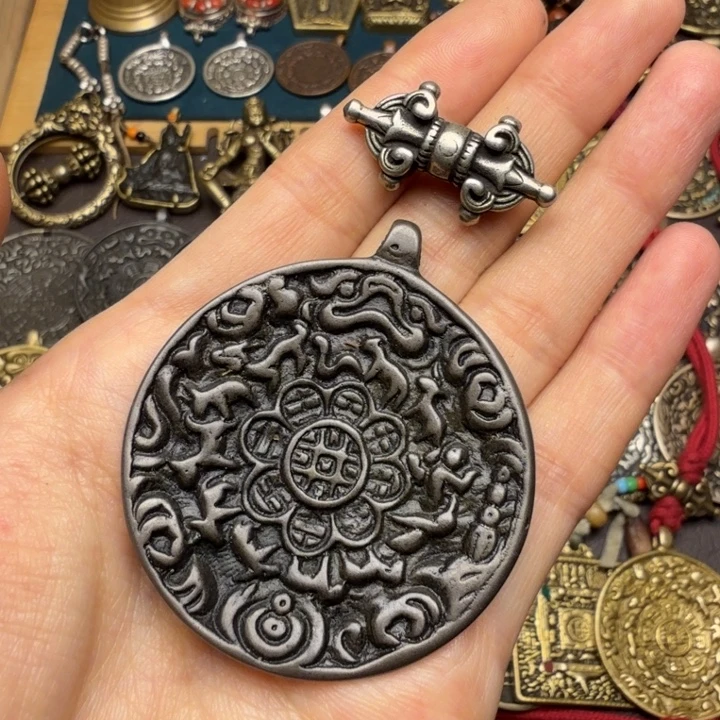 藏传文玩九宫如图