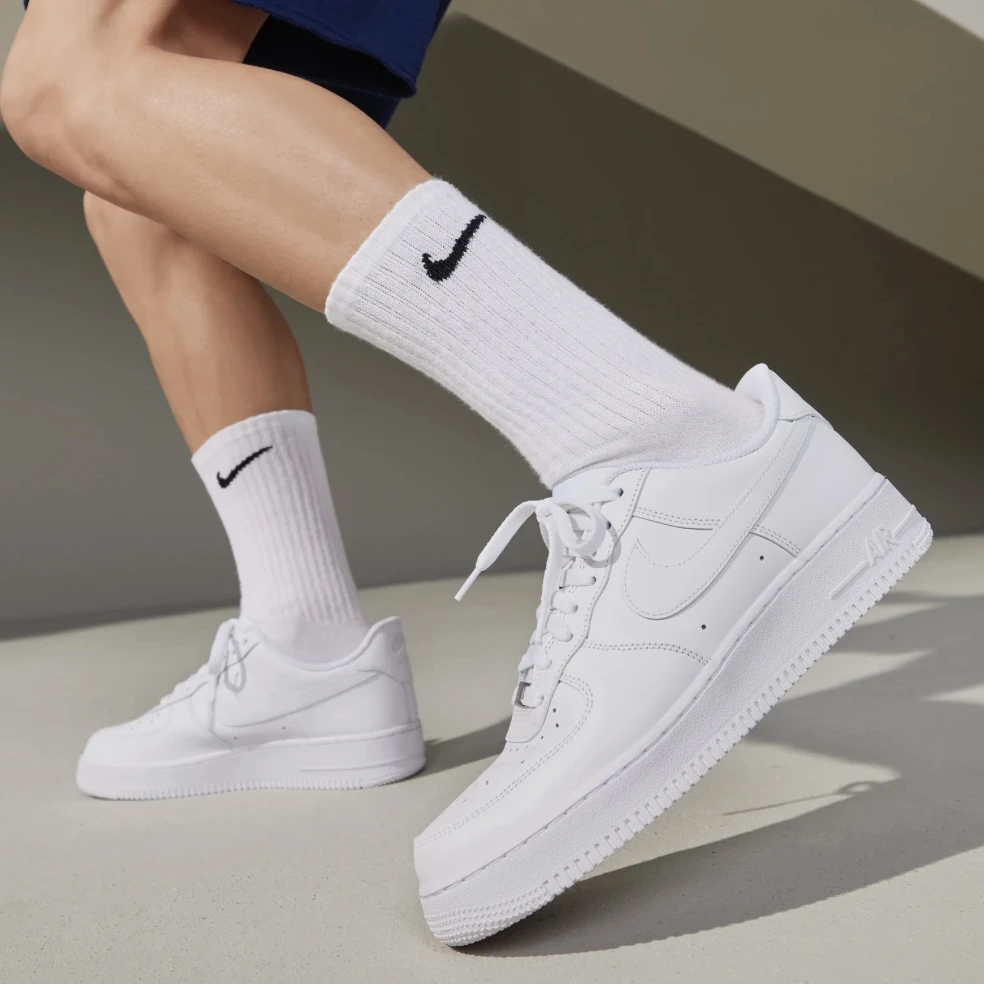 NIKE/耐克Nike Air Force1 板鞋经典复古 男款 纯白 CW2288111