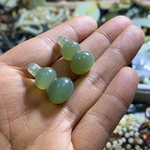 岫玉耳环未镶嵌一对