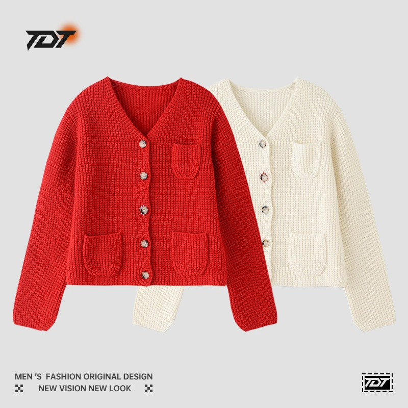 V领翻花羊毛混纺针织开衫刺绣扣眼女休闲毛衣多口袋外套