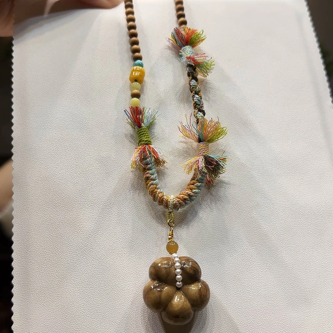 琥珀（根珀）未镶嵌项链根珀花