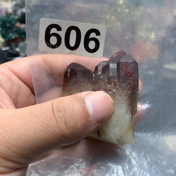 张***⊟未镶嵌珠宝半成品水晶606