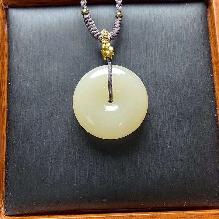 和田玉平安扣未镶嵌