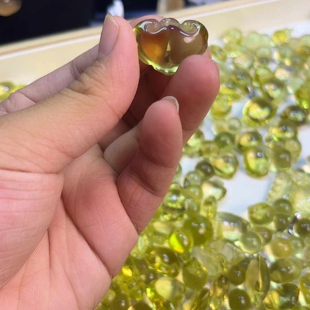水晶未镶嵌颈饰黄水晶如意
