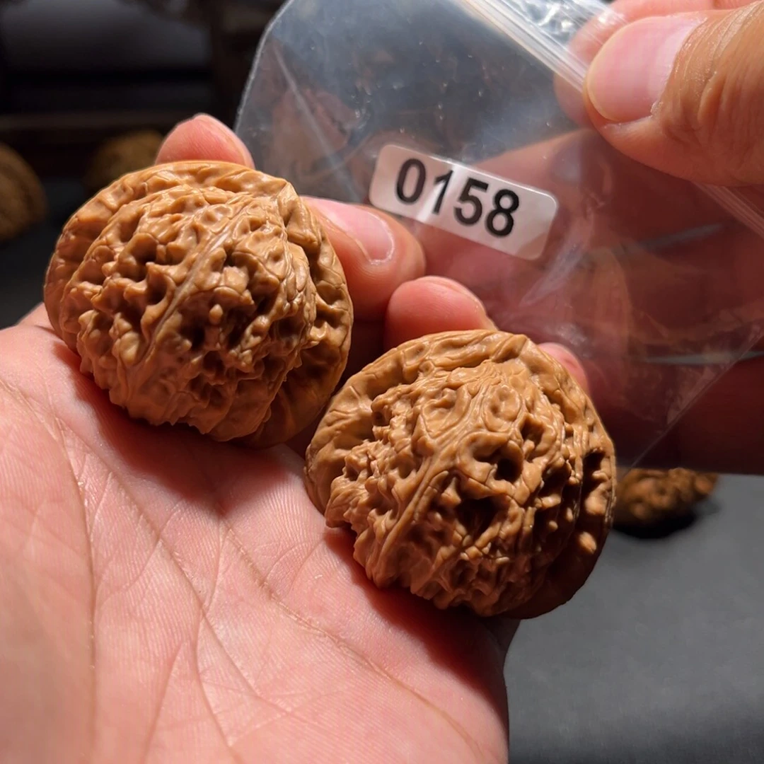 文玩核桃把件41三角白