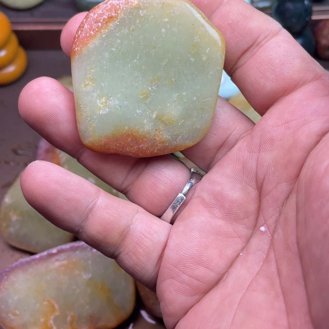 岫岩老玉（透闪石质玉）未镶嵌挂件嗼*哒