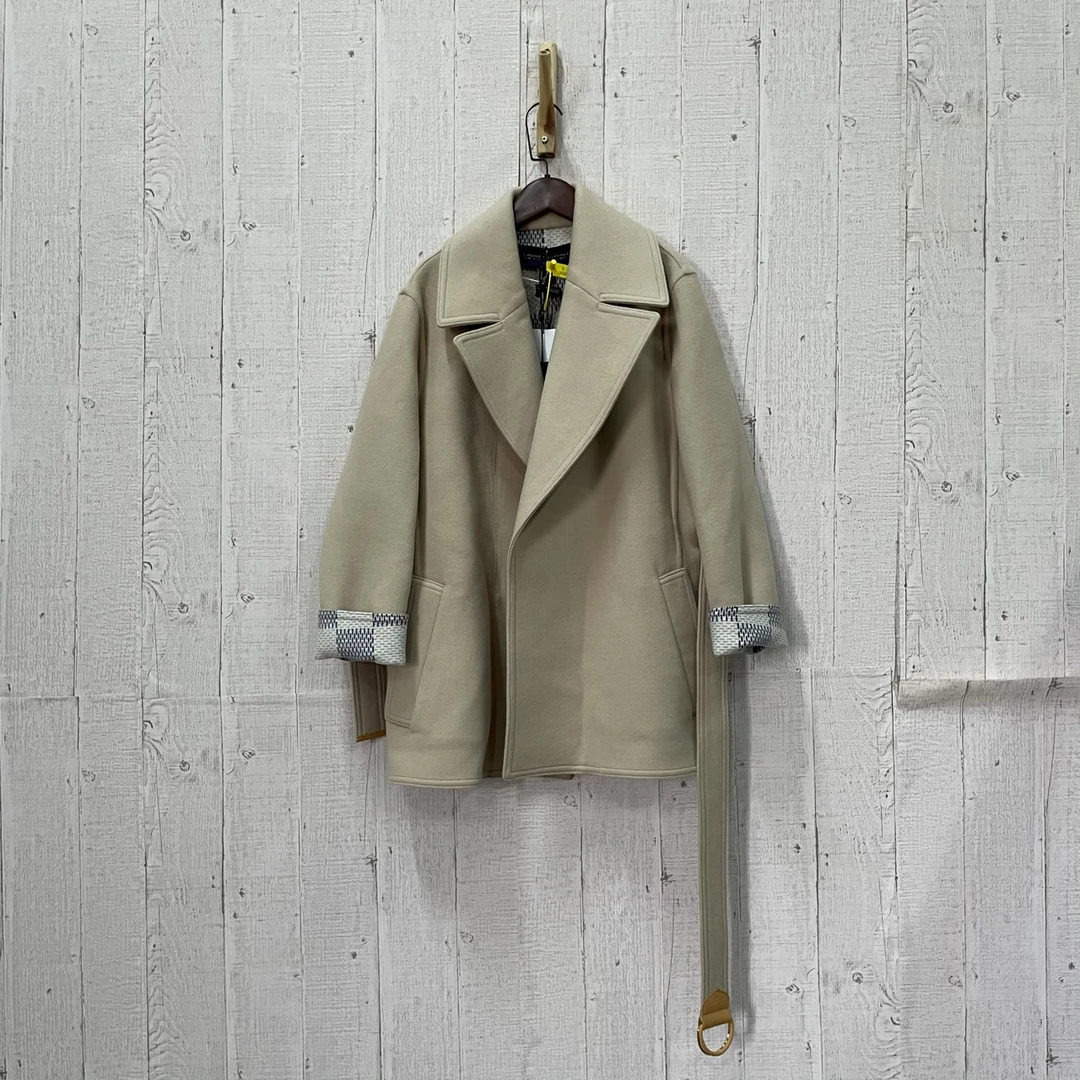 未使用 LouisVuitton/路易威登 楠1 米色大衣 32码/全新/106842