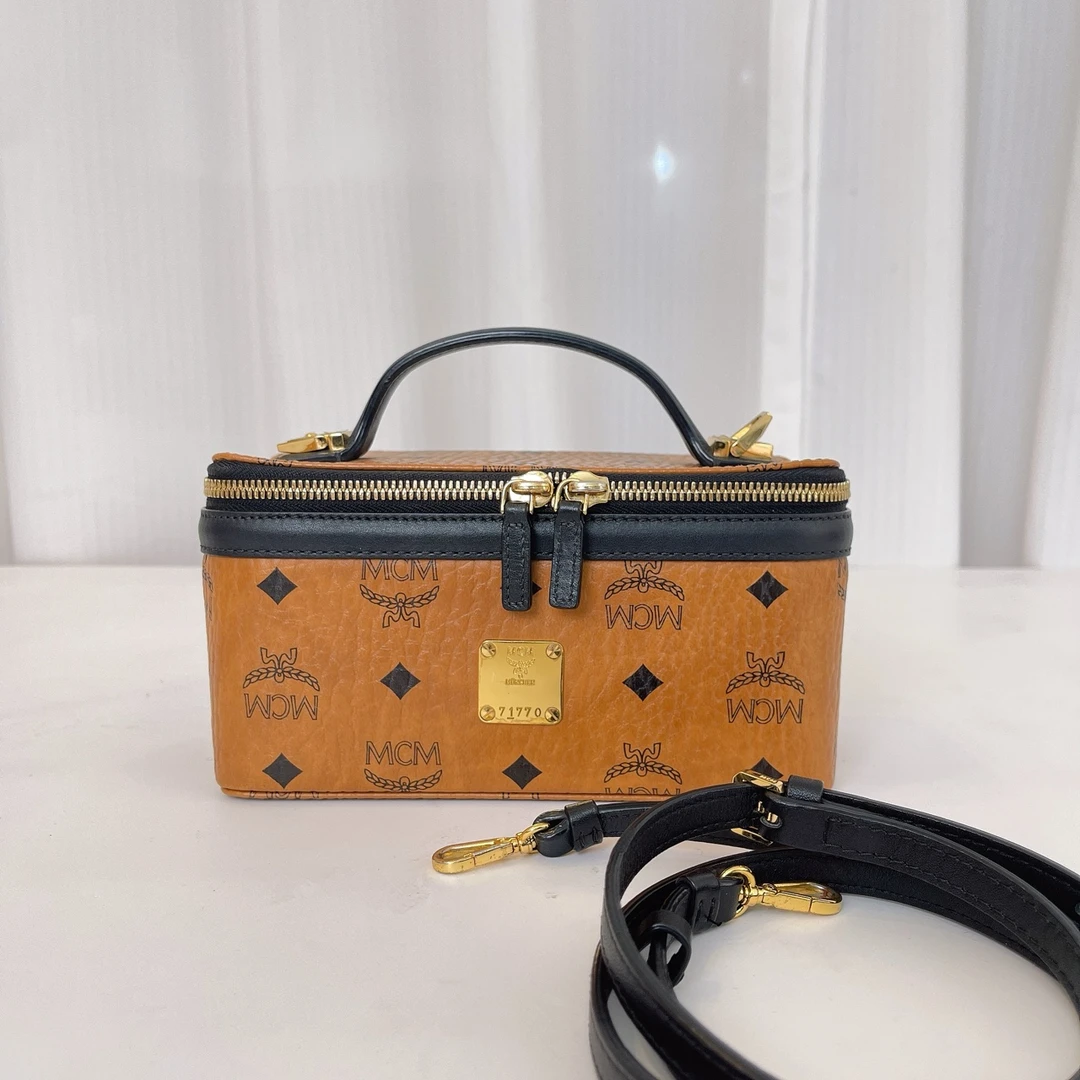 箱包/单肩包 MCM 老花方盒子手提单肩包底长20 B594