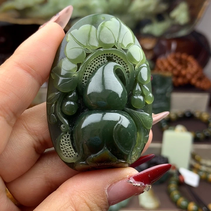 佳***！岫岩河磨玉（透闪石质玉）未镶嵌挂件