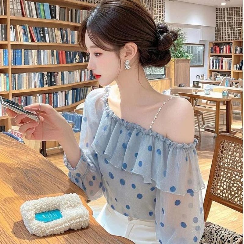 法式高级感露肩设计感长袖衬衫女2025春秋减龄雪纺波点荷叶边上衣