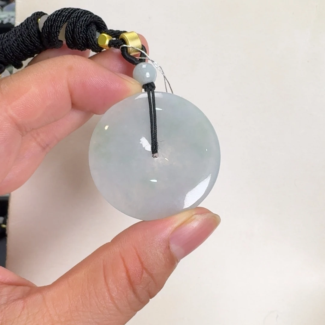 翡翠未镶嵌颈饰平安扣