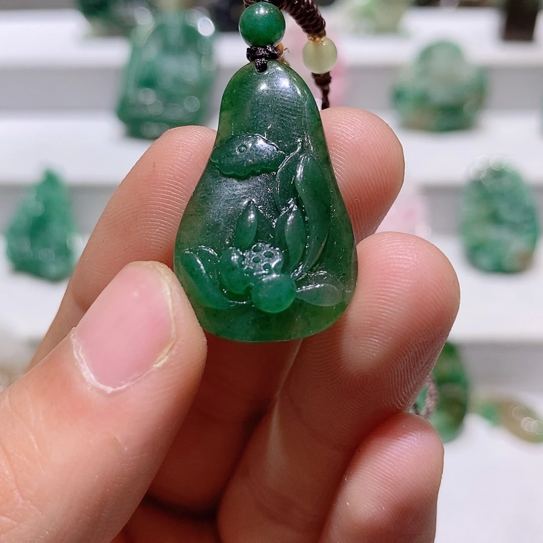 独山玉未镶嵌吊坠