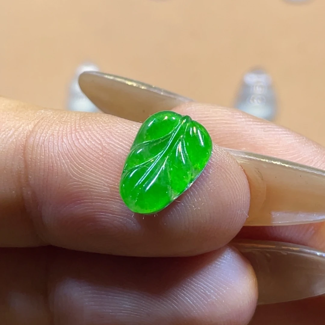 颈饰未镶嵌翡翠叶子