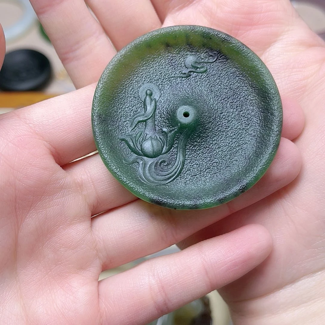 和田玉摆件。k k 未镶嵌九*