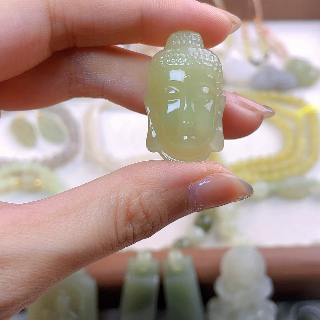 吊坠(赠链)未镶嵌和田玉