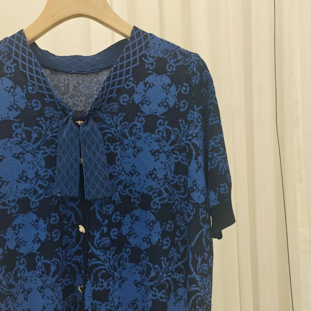 1028女提花翻领斑马纹套头款毛针织衫黑色印花百搭上衣