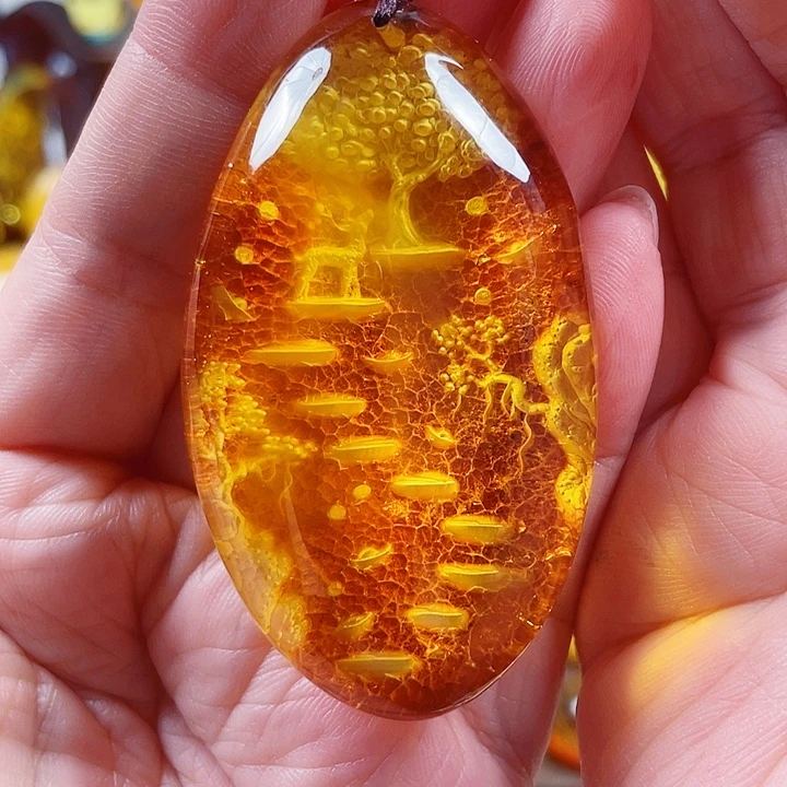 琥珀未镶嵌裸石吊坠