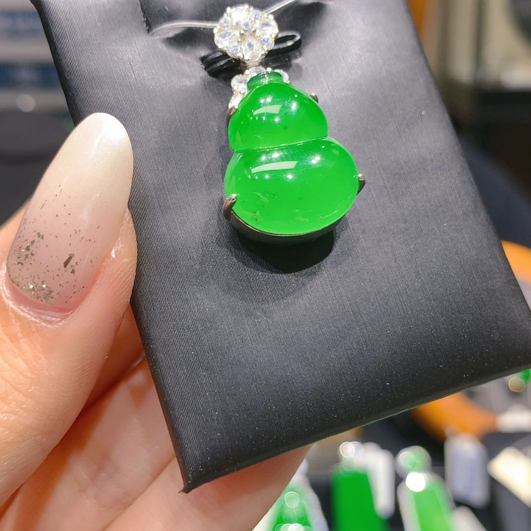 【闪购商品】颈饰银S925镶嵌翡翠8柒姐