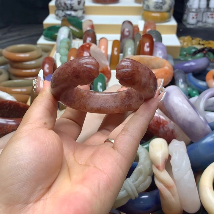 未镶嵌手镯石英质玉日***影