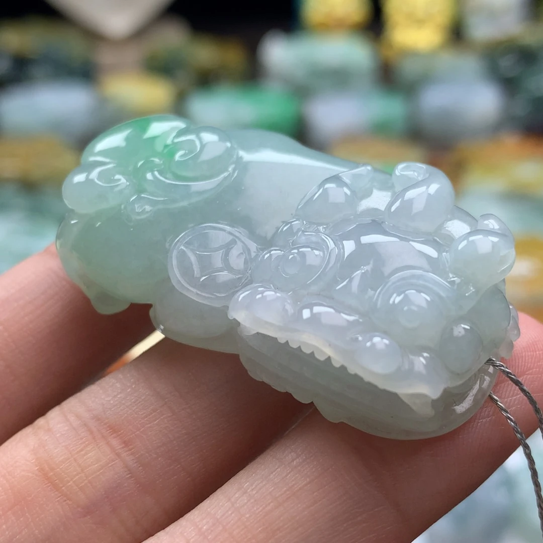 翡翠未镶嵌颈饰貔貅31