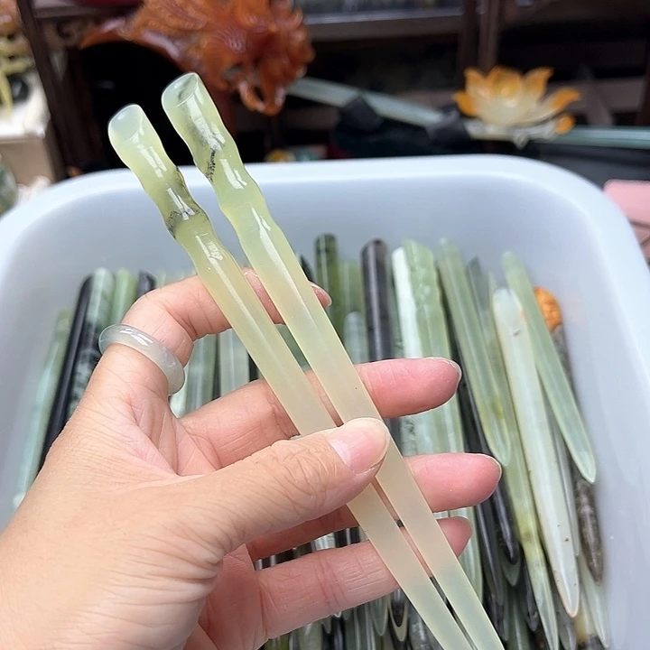 蛇纹石玉未镶嵌发簪